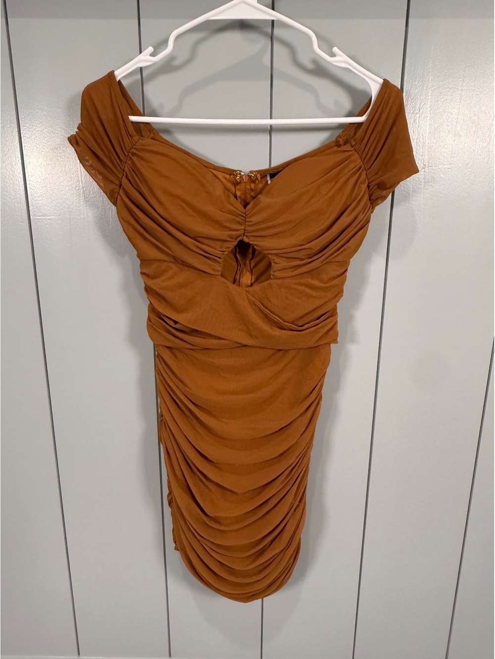 Windsor Brown Ruched Off-Shoulder Bodycon Dress